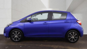 2018 Toyota Yaris 1.5 Vvt-H Icon Tech E-CVT Euro 6 (s/s) 5dr in Blue — image 6
