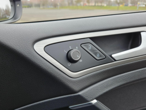 2014 Volkswagen Golf 1.6 Tdi Bluemotion Tech Match DSG Euro 5 (s/s) 5dr in Black — image 5