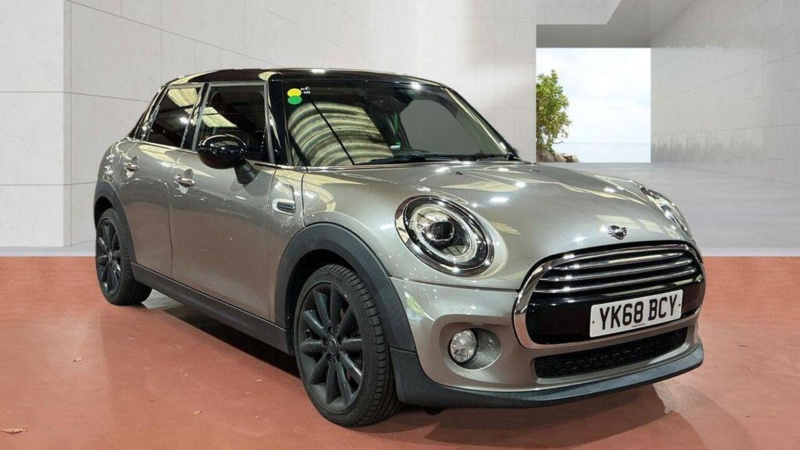 2018 MINI Hatch 1.5 Cooper Euro 6 (s/s) 5dr in Silver — image 1