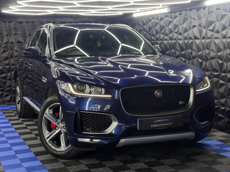 2016 Jaguar F-Pace 3.0 D300 V6 S Auto AWD Euro 6 (s/s) 5dr in Blue — image 1