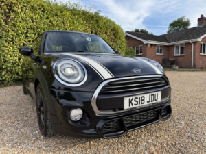 2018 MINI Hatch 1.5 Cooper 3-Door Hatch in Black — image 4