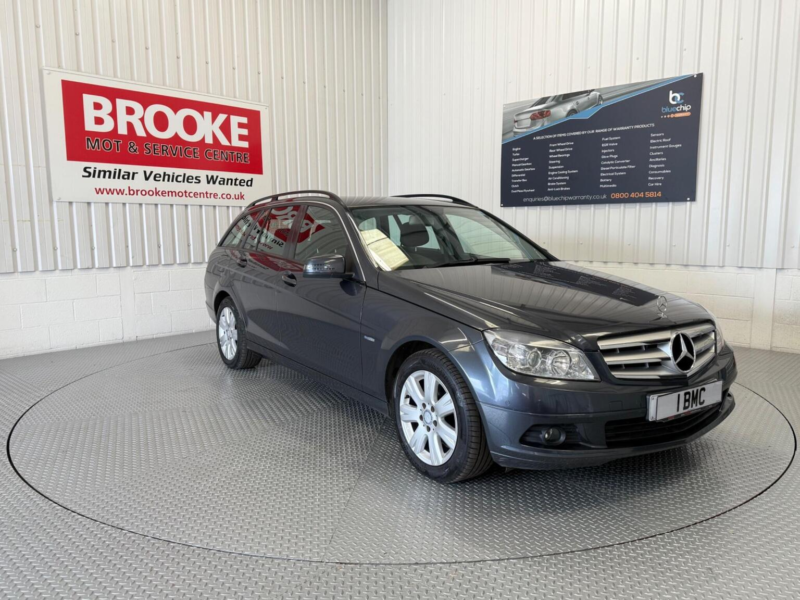 2010 Mercedes-Benz C Class 2.1 C200 Cdi Blueefficiency Executive Se Auto Euro 5 5dr in Grey — image 1