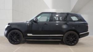 2014 Land Rover Range Rover 3.0 Td V6 Vogue in Black — image 6