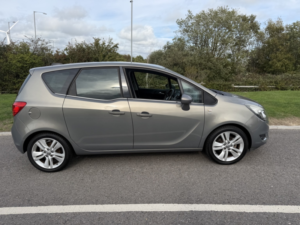 2016 Vauxhall Meriva 1.4 I Turbo Se in Brown — image 2