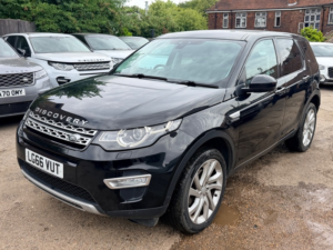 2016 Land Rover Discovery Sport Td4 Hse Luxury in Black — image 2