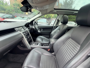 2016 Land Rover Discovery Sport Td4 Hse Luxury in Black — image 3