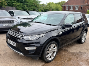 2016 Land Rover Discovery Sport Td4 Hse Luxury in Black — image 6