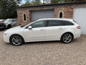 2013 Peugeot 508 Sw 2.0 Hdi Allure in White — image 4