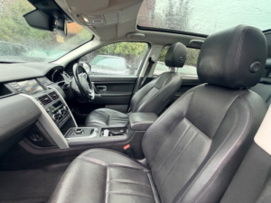 2016 Land Rover Discovery Sport Td4 Hse in Blue — image 2