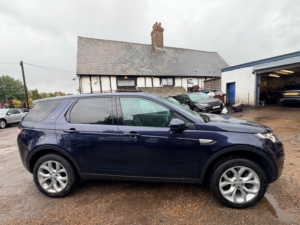 2016 Land Rover Discovery Sport Td4 Hse in Blue — image 3