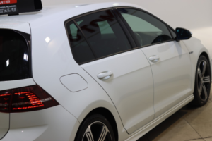 2015 Volkswagen Golf 2.0 Tsi R DSG 4motion in White — image 5