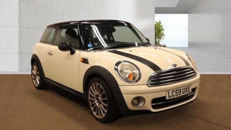 2009 MINI Hatch 1.6 Cooper D Euro 4 3dr in White — image 1