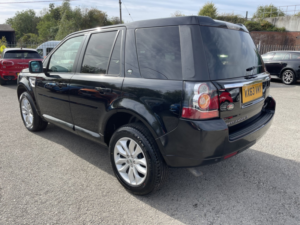 2013 Land Rover Freelander 2 2.2 Sd4 Hse in Black — image 3