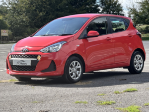 2019 Hyundai I10 1.2 Se 5dr Auto, Petrol, Red + Great History / Low Miles in Red — image 2
