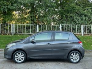 2012 Toyota Yaris 1.4 D-4d Tr Euro 5 5dr in Grey — image 4