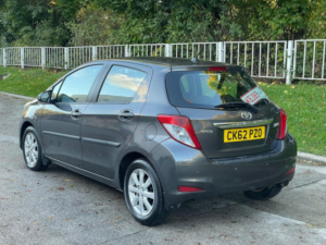 2012 Toyota Yaris 1.4 D-4d Tr Euro 5 5dr in Grey — image 5