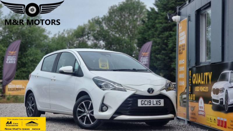 2019 Toyota Yaris 1.5 Vvt-I Icon Tech Euro 6 5dr in White — image 1
