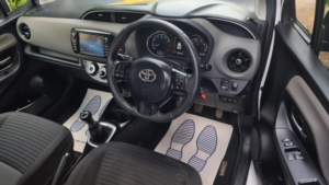 2019 Toyota Yaris 1.5 Vvt-I Icon Tech Euro 6 5dr in White — image 2