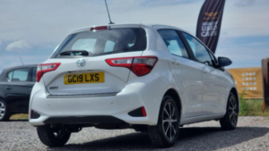 2019 Toyota Yaris 1.5 Vvt-I Icon Tech Euro 6 5dr in White — image 6