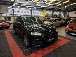 2017 Audi Sq7 4.0 Tdi V8 in Black — image 2