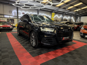 2017 Audi Sq7 4.0 Tdi V8 in Black — image 4