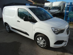 2019 Vauxhall Combo 1.6 Turbo D 2300 Sportive L1 H1 Euro 6 (s/s) 4dr in White — image 3