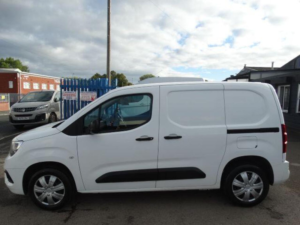 2019 Vauxhall Combo 1.6 Turbo D 2300 Sportive L1 H1 Euro 6 (s/s) 4dr in White — image 4
