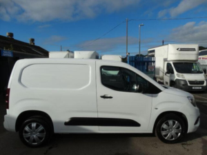 2019 Vauxhall Combo 1.6 Turbo D 2300 Sportive L1 H1 Euro 6 (s/s) 4dr in White — image 5