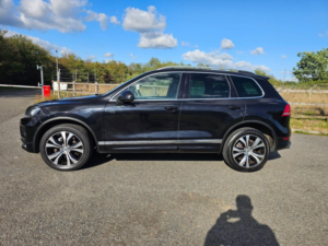 2013 Volkswagen Touareg 3.0 Tdi V6 Bluemotion Tech R-Line Tiptronic 4WD Euro 5 (s/s) 5dr in Black — image 6