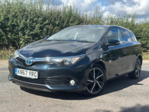 2017 Toyota Auris 1.8 Vvt-H Design CVT Euro 6 (s/s) 5dr (safety Sense) in Grey — image 2