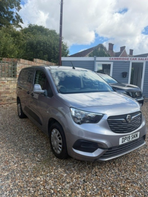 2019 Vauxhall Combo 1.6 Turbo D 2300 Sportive in Grey — image 2