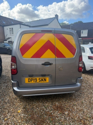 2019 Vauxhall Combo 1.6 Turbo D 2300 Sportive in Grey — image 4
