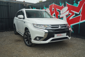 2018 Mitsubishi Outlander 2.0h 12kwh 4hs SUV 5dr Petrol Plug-In Hybrid CVT 4WD Euro 6 (s/s) (200 Ps) in White — image 2