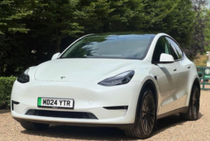 2024 Tesla Model Y (dual Motor) Long Range Auto 4wde 5dr in White — image 2