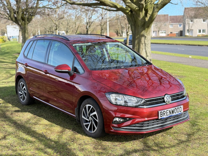2019 Volkswagen Golf Sv 1.5 Tsi Evo Match MPV 5dr Petrol DSG Euro 6 (s/s) (130 Ps) in Red — image 1