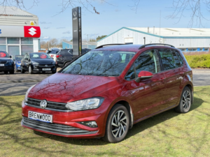 2019 Volkswagen Golf Sv 1.5 Tsi Evo Match MPV 5dr Petrol DSG Euro 6 (s/s) (130 Ps) in Red — image 4