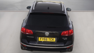 2016 Volkswagen Touareg 3.0 Tdi V6 Bluemotion Tech R-Line in Black — image 6
