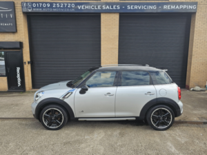 2014 MINI Countryman 2.0 Cooper Sd All4 Countryman in Silver — image 2