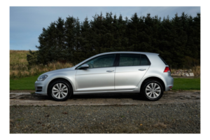 2014 Volkswagen Golf 1.6 Tdi Bluemotion Tech Se in Silver — image 2