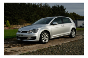 2014 Volkswagen Golf 1.6 Tdi Bluemotion Tech Se in Silver — image 4