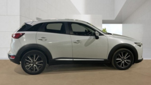 2016 Mazda Cx-3 1.5 Skyactiv-D Sport Nav in Silver — image 2