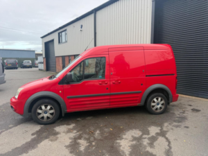 2011 Ford Transit Connect 1.8 Tdci T230 Limited L3 H3 4dr in Red — image 4
