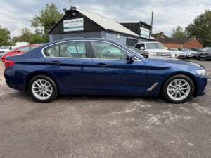 2018 BMW 5 Series 2.0 525d Se Saloon 4dr Diesel Auto Euro 6 (s/s) (231 Ps) in Blue — image 5