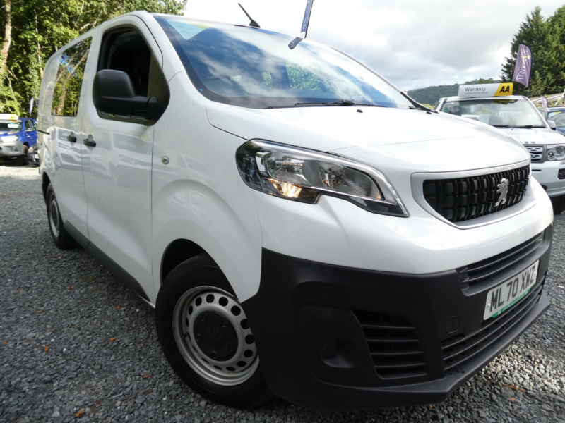 2020 Peugeot Expert 1.5 Bluehdi 1000 Professional Compact Panel Van 6dr Diesel Manual Swb Euro 6 (s/s) (100 Bhp) in White — image 1