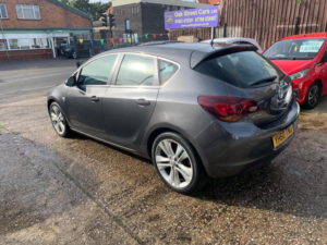 2010 Vauxhall Astra 1.6 16v Sri Euro 5 5dr in Grey — image 5