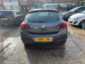 2010 Vauxhall Astra 1.6 16v Sri Euro 5 5dr in Grey — image 6