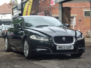 2013 Jaguar Xf 2.2d Sport Saloon 4dr Diesel Auto Euro 5 (s/s) (200 Ps) in Black — image 2