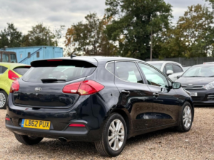 2012 Kia Ceed 1.6 Gdi 3 Dct Euro 5 5dr in Black — image 3