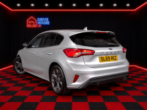 2019 Ford Focus 1.0 T Ecoboost St-Line in Silver — image 2
