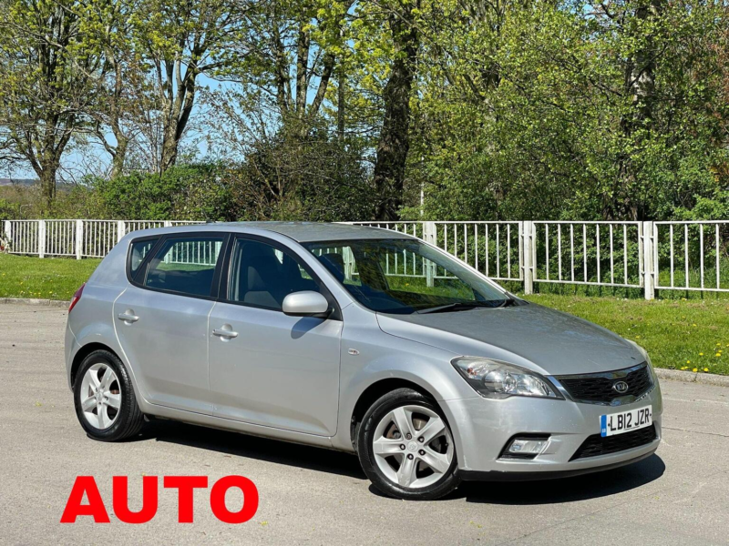 2012 Kia Ceed 1.6 Crdi 2 Auto Euro 5 5dr in Silver — image 1